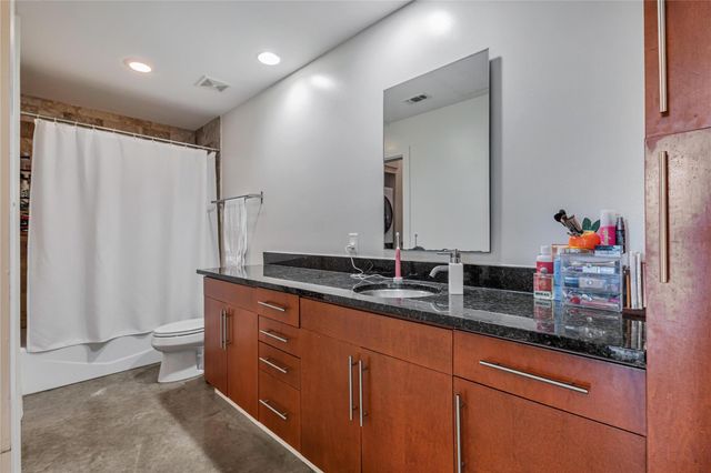 2124 E 6th ST 305, Austin, TX 78702