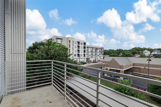 2124 E 6th ST 305, Austin, TX 78702