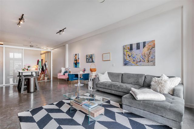 2124 E 6th ST 305, Austin, TX 78702