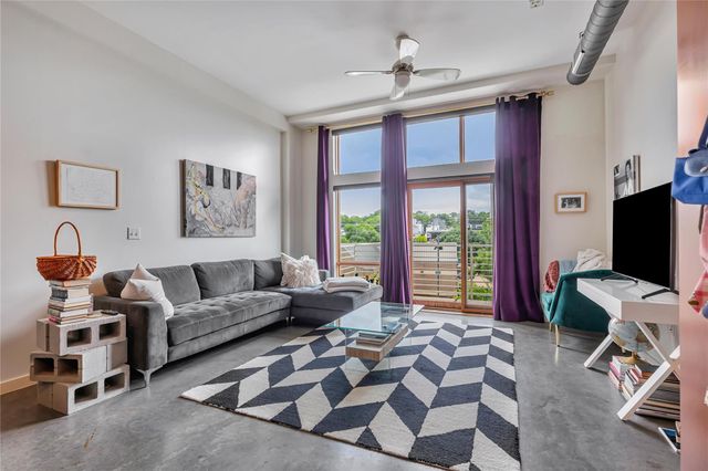 2124 E 6th ST 305, Austin, TX 78702