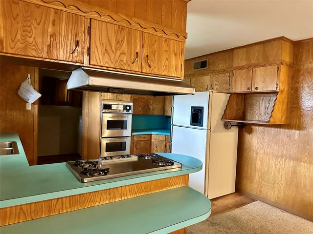 109 E Grady Street, Blooming Grove, TX 76626