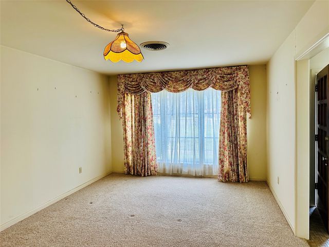 109 E Grady Street, Blooming Grove, TX 76626