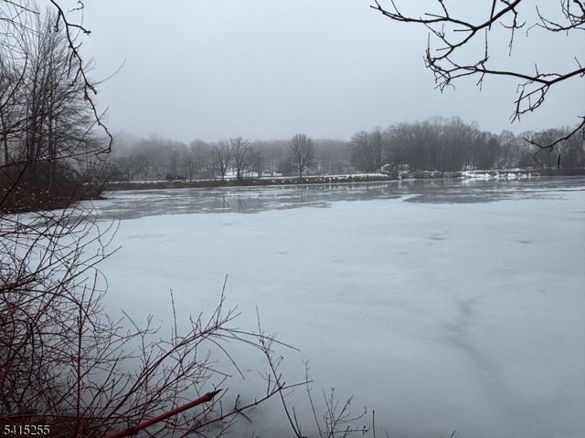 59 Woodland Dr, Vernon Twp., NJ 07462