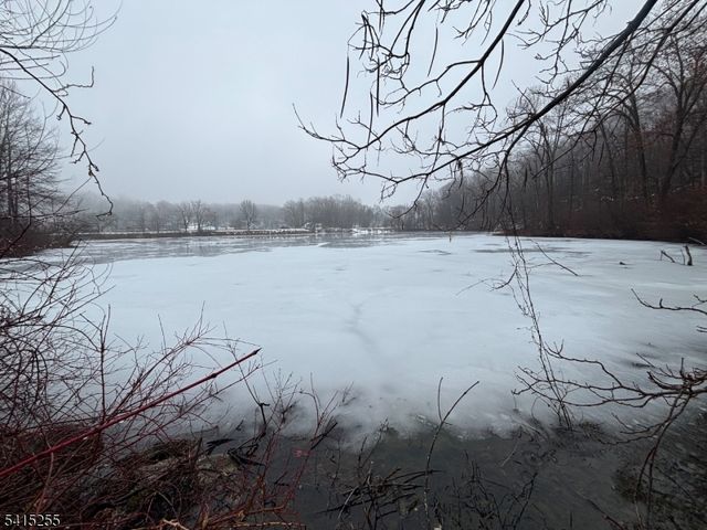 59 Woodland Dr, Vernon Twp., NJ 07462