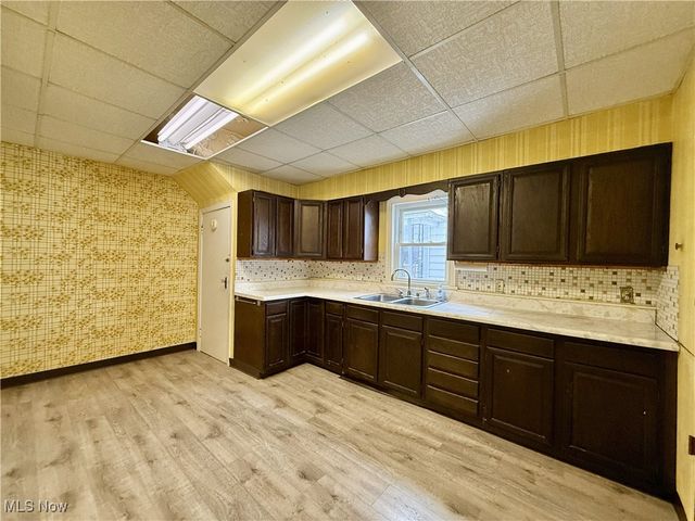 851 Ohio Avenue, East Liverpool, OH 43920