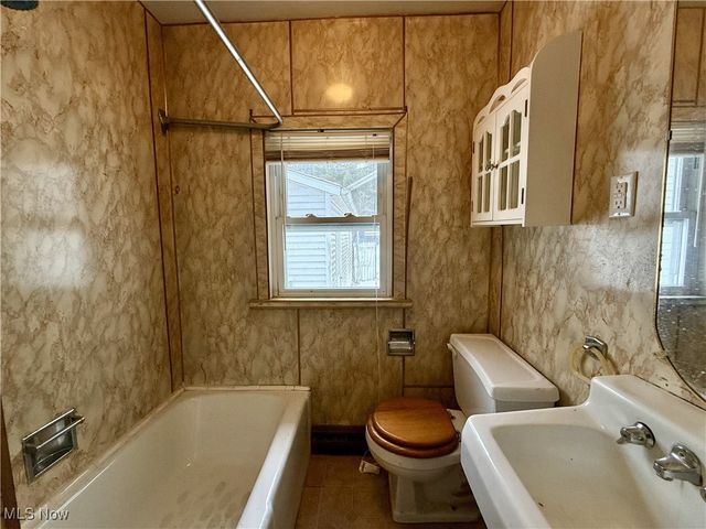 851 Ohio Avenue, East Liverpool, OH 43920