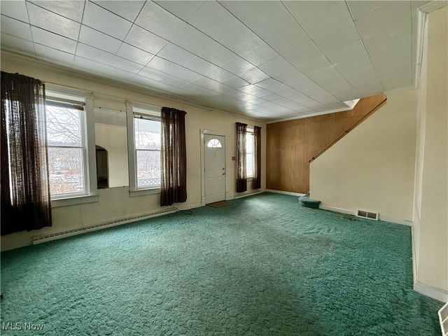 851 Ohio Avenue, East Liverpool, OH 43920