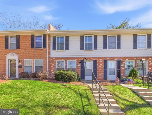 102 N DUKE DR, Sterling, VA 20164