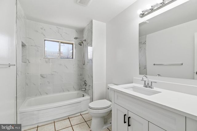 102 N DUKE DR, Sterling, VA 20164