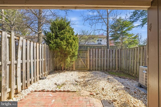 102 N DUKE DR, Sterling, VA 20164