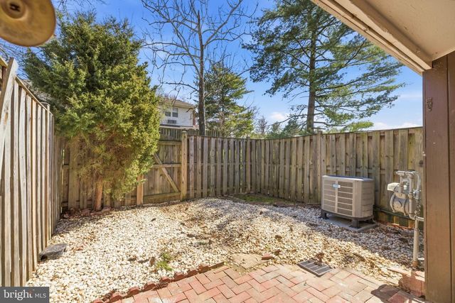 102 N DUKE DR, Sterling, VA 20164