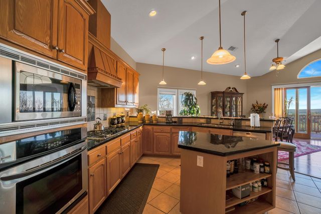 9830 Deer Hollow Trl, Browns Valley, CA 95918