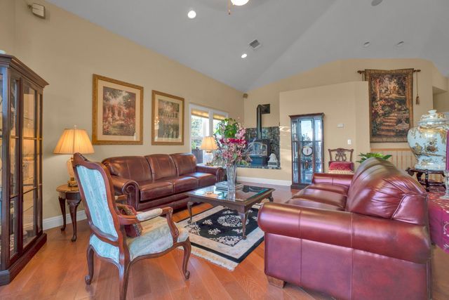 9830 Deer Hollow Trl, Browns Valley, CA 95918