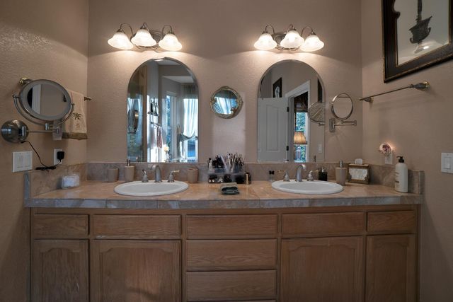 9830 Deer Hollow Trl, Browns Valley, CA 95918