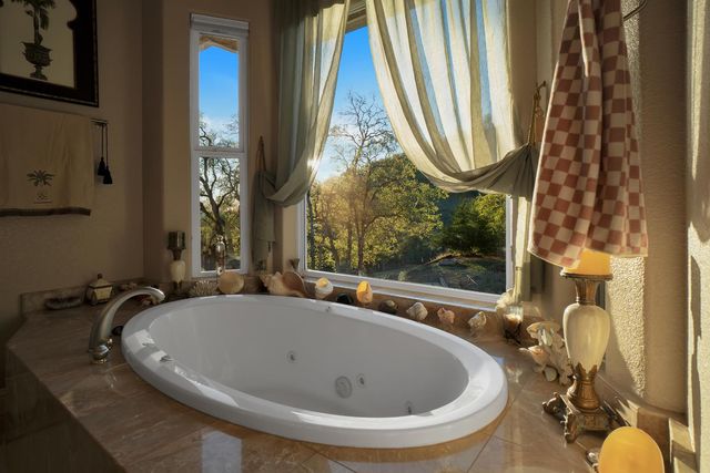 9830 Deer Hollow Trl, Browns Valley, CA 95918