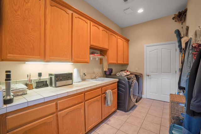 9830 Deer Hollow Trl, Browns Valley, CA 95918