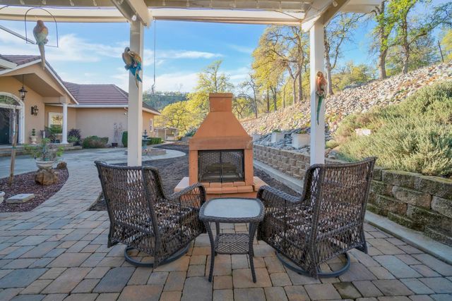 9830 Deer Hollow Trl, Browns Valley, CA 95918