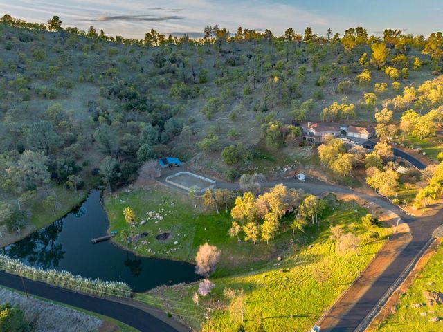 9830 Deer Hollow Trl, Browns Valley, CA 95918