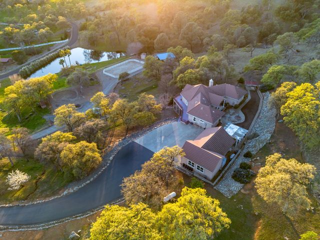 9830 Deer Hollow Trl, Browns Valley, CA 95918