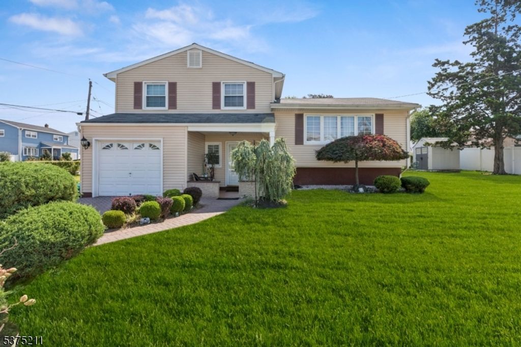 1034 Rudyard Dr, Perth Amboy City, NJ 08861