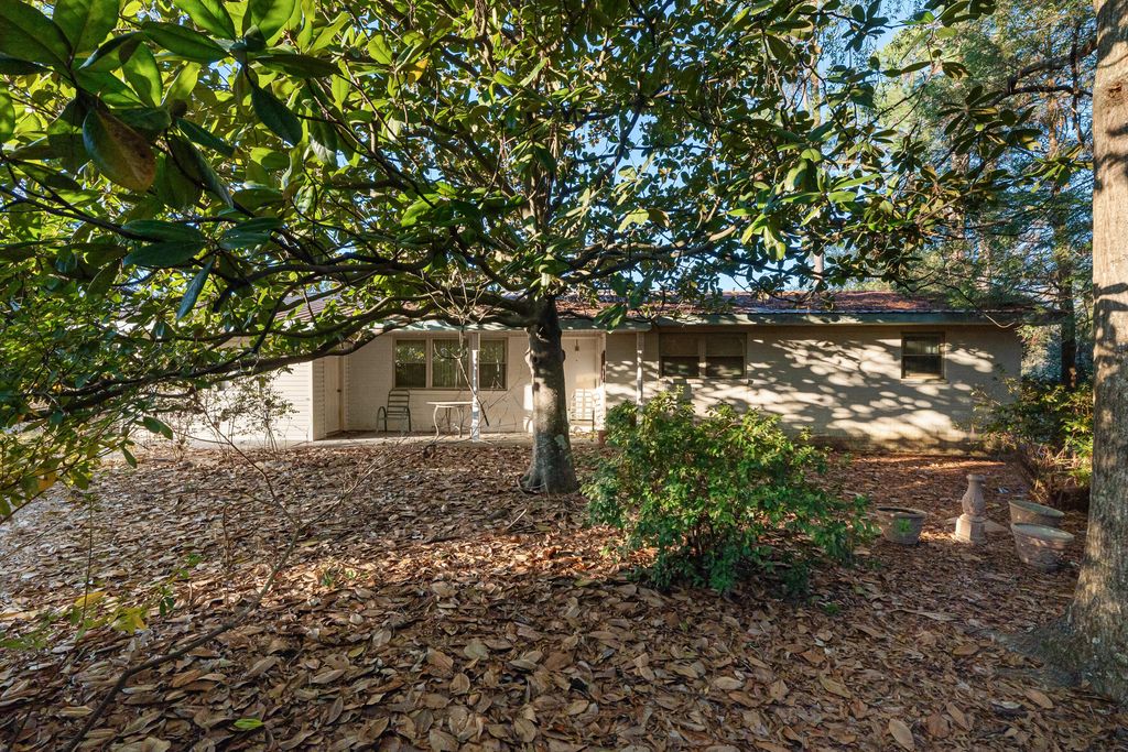 204 Oscar Bond Rd, Purvis, MS 39475