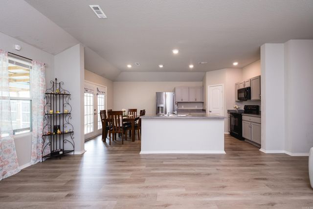 27 Curly Leaf Lane, Conway, AR 72032