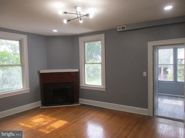 2805 OAKLEY AVE, Baltimore, MD 21215