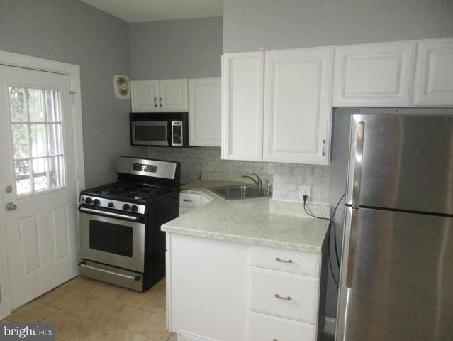 2805 OAKLEY AVE, Baltimore, MD 21215