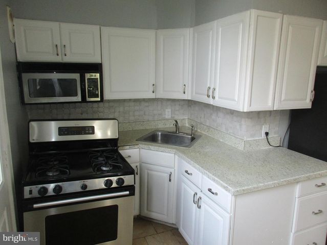 2805 OAKLEY AVE, Baltimore, MD 21215