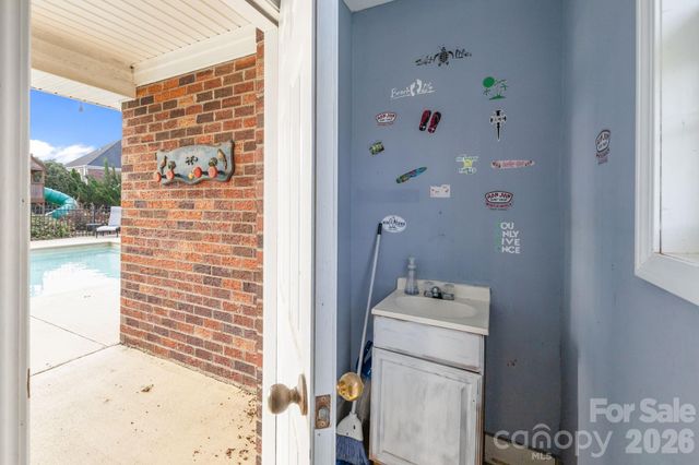 7407 Balintoy Lane, Matthews, NC 28104