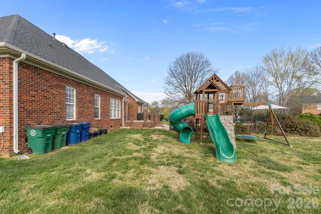 7407 Balintoy Lane, Matthews, NC 28104