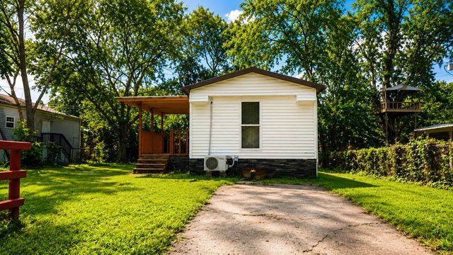 611 Sycamore Ln, La Vergne, TN 37086