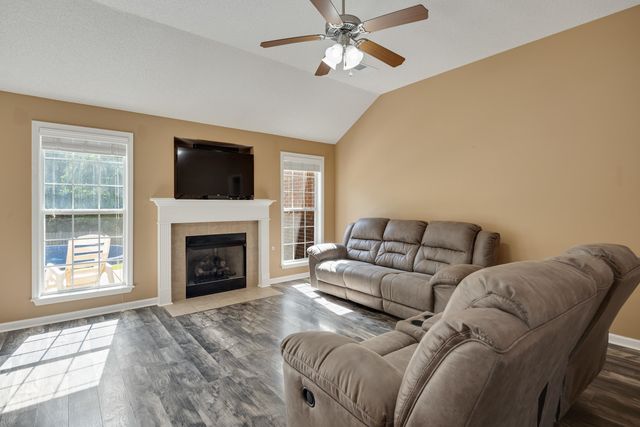 525 TATE DR, Oakland, TN 38060