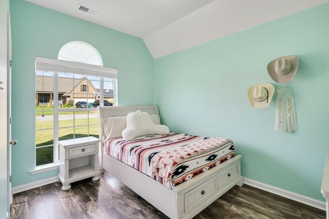 525 TATE DR, Oakland, TN 38060