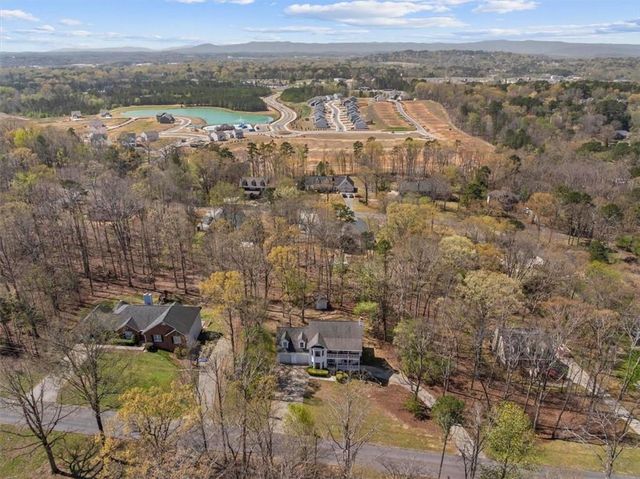 145 Thornwood Drive SE, Calhoun, GA 30701