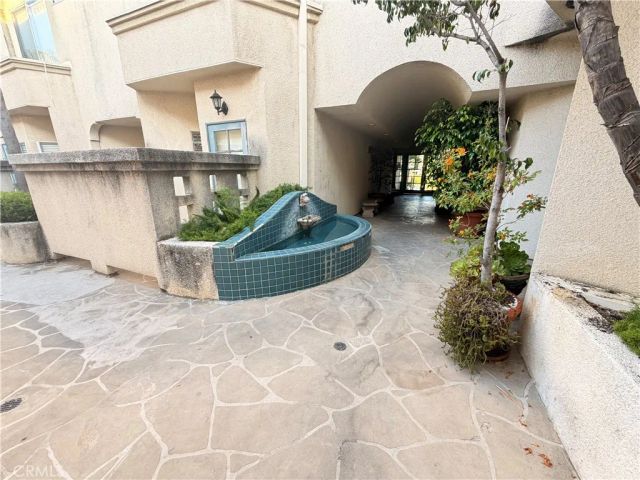 4970 Kester Avenue 10, Sherman Oaks, CA 91403