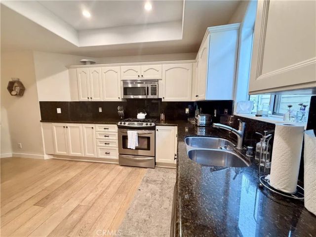 4970 Kester Avenue 10, Sherman Oaks, CA 91403