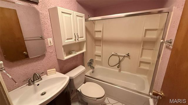 246 Oakborough Drive, Lake St Louis, MO 63367