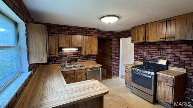 246 Oakborough Drive, Lake St Louis, MO 63367