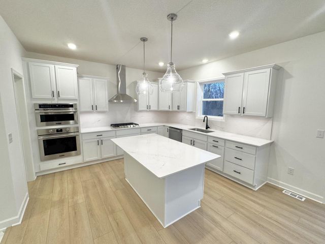 1918 Timber Lane, Carver, MN 55315