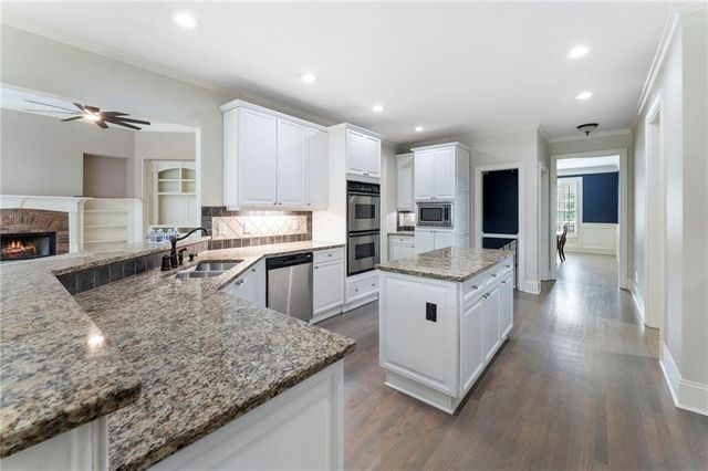 183 Applewood Lane, Acworth, GA 30101