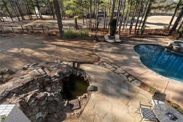 183 Applewood Lane, Acworth, GA 30101