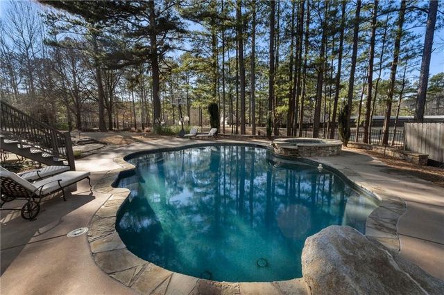 183 Applewood Lane, Acworth, GA 30101