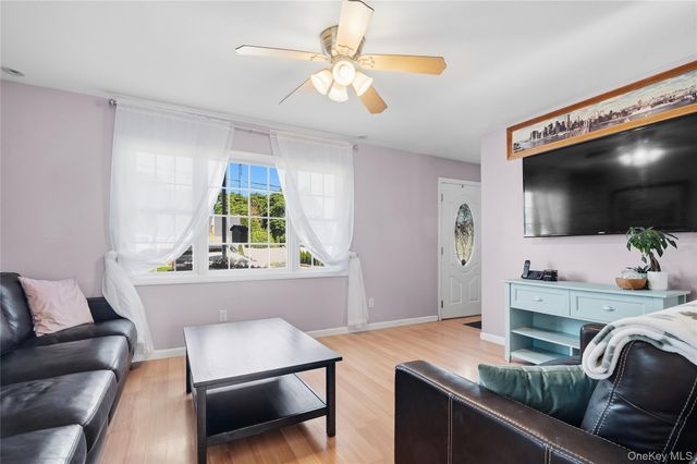 1228 Hyman Avenue, Bay Shore, NY 11706