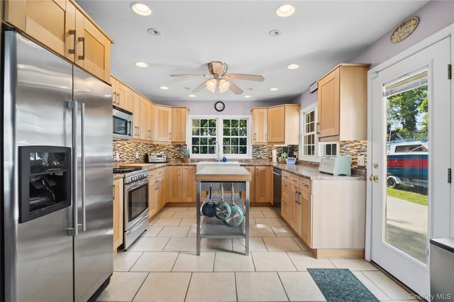 1228 Hyman Avenue, Bay Shore, NY 11706