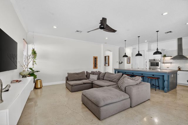 6809 Finamore Circle, Lake Worth, FL 33467