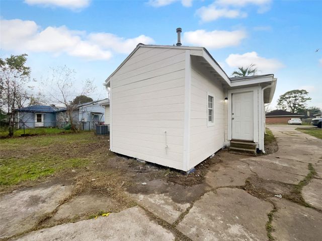 5109 Wilmington Street, Houston, TX 77033