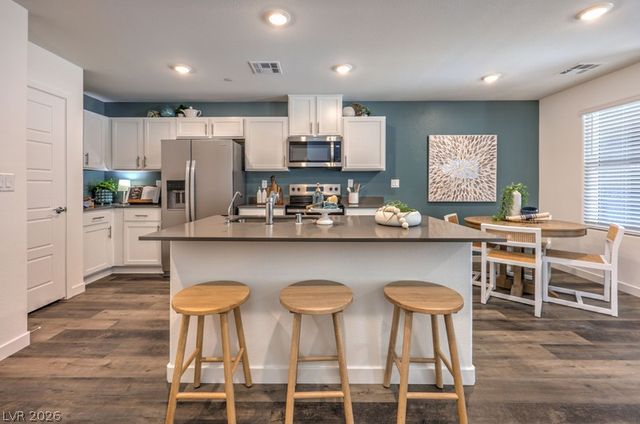 978 Desert Spruce, Las Vegas, NV 89107