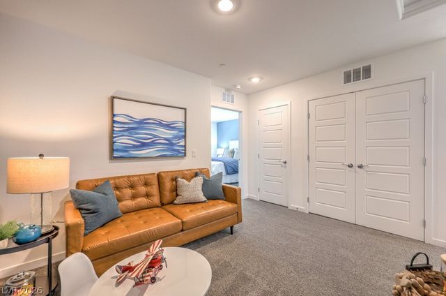 978 Desert Spruce, Las Vegas, NV 89107