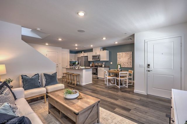 978 Desert Spruce, Las Vegas, NV 89107